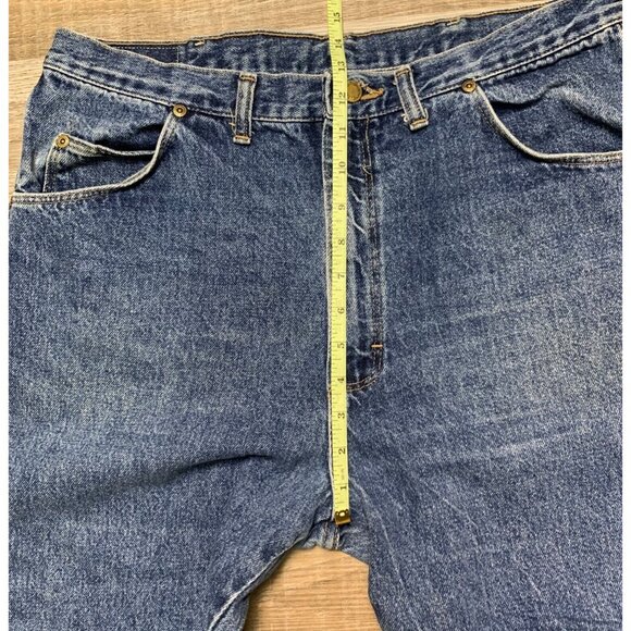 Wrangler Authentic Mens Classic Fit Blue Denim Jeans Straight Leg USA Size 38x32 - Picture 8 of 11